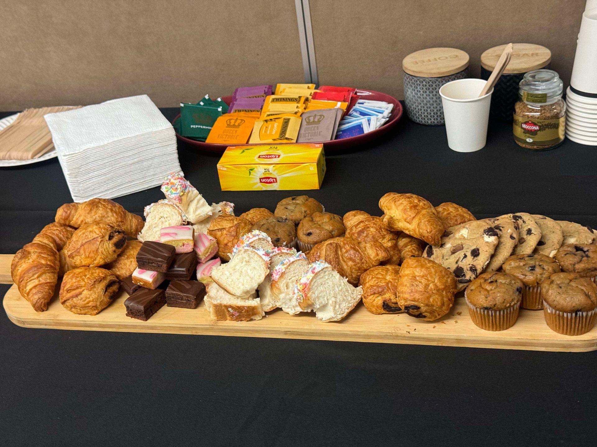 COOKIES, MUFFINS & PASTRIES PLATTER